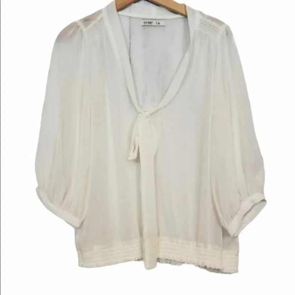 Old Navy M sheer‎ cream blouse - Picture 1 of 5